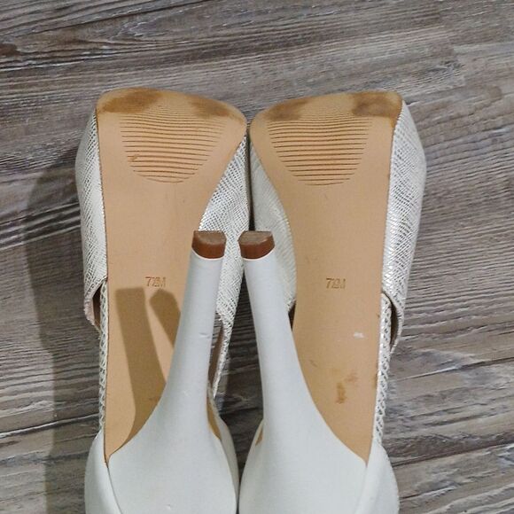 Guess Jacoba Platform High Heel 4.5"   classy elegant Pump Size 7.5  EUC - Picture 7 of 8